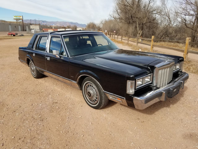 1987 Lincoln Town Car Signature series - photo 2