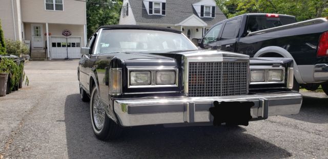 1987 Lincoln Town Car signature series - photo 2