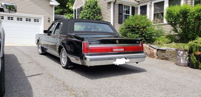 1987 Lincoln Town Car signature series - photo 6