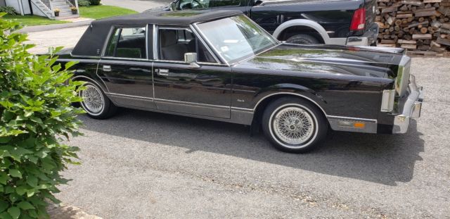 1987 Lincoln Town Car signature series - photo 8