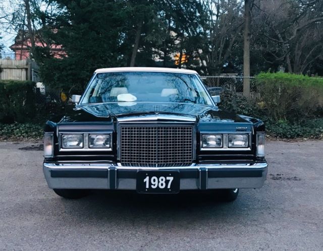 1987 Lincoln Town Car Signature Series — Excellent Condition 1987 Lincoln Town Car Signature