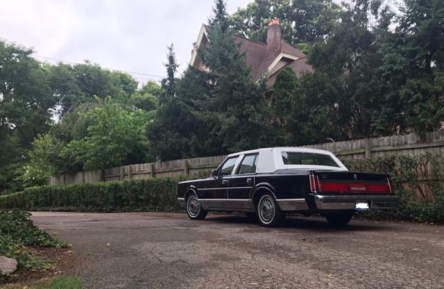1987 Lincoln Town Car Signature - photo 3