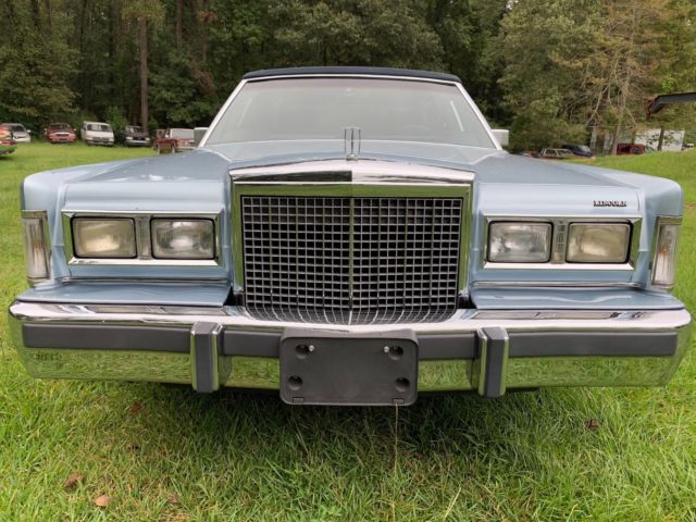 1987 Lincoln Town Car Signature Series - photo 5