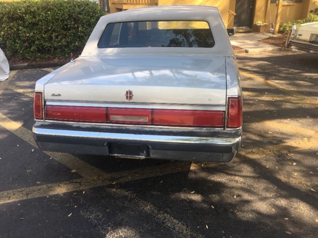 1987 Lincoln Town Car - photo 2