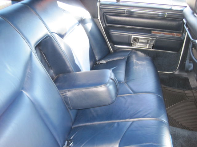 1987 Lincoln Town Car Signture Series - photo 10