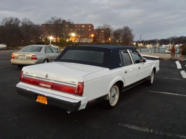1987 Lincoln Town Car Signture Series - photo 4