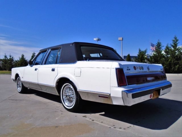 1987 Lincoln Town Car Signature series - photo 11