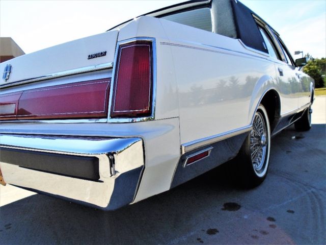 1987 Lincoln Town Car Signature series - photo 13