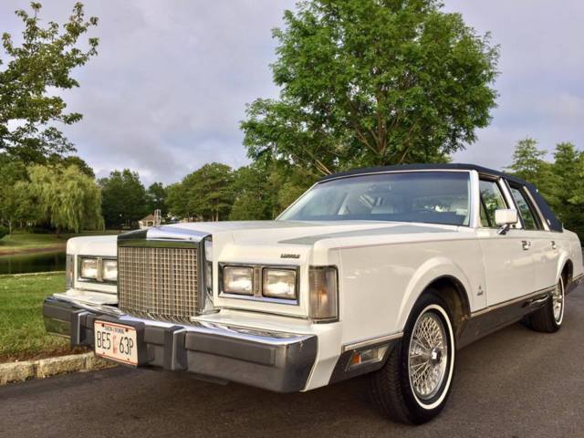 1987 Lincoln Town Car Signature series - photo 3