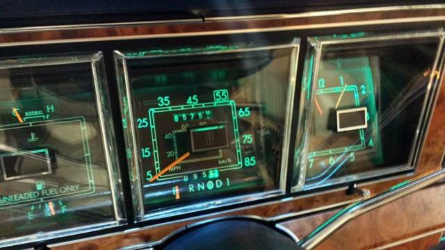 1987 Lincoln Town Car Signature series - photo 7