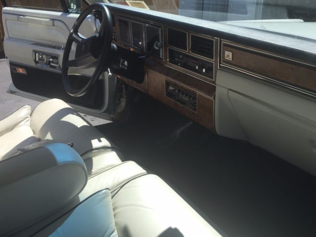 1987 Lincoln Town Car Stars & Stripes Edition - photo 6