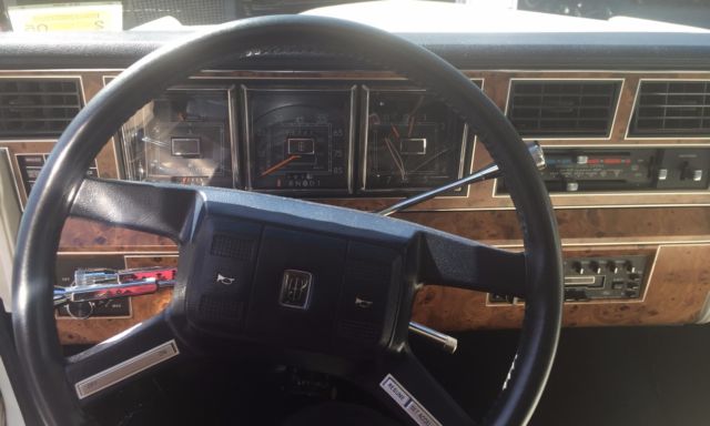 1987 Lincoln Town Car Stars & Stripes Edition - photo 7