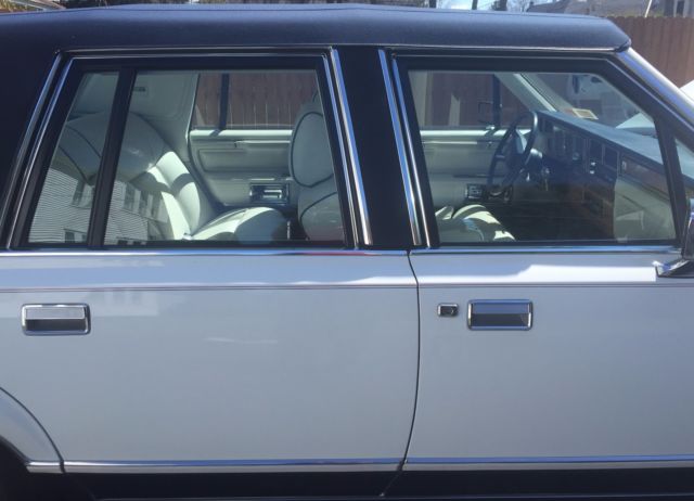 1987 Lincoln Town Car Stars & Stripes Edition - photo 9