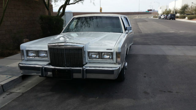 1987 Lincoln Town Car - photo 9
