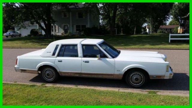 1987 Lincoln Town Luxury Car 5L V8 16V Automatic RWD Cruise Control Original 1987 Lincoln Town Car Signature