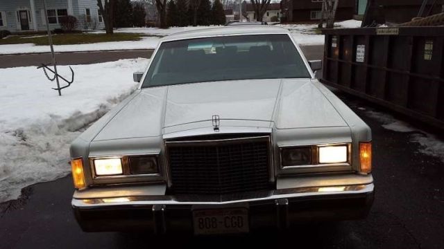 1987 Lincoln Town Car Signature - photo 5