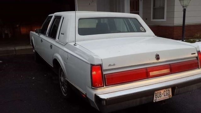 1987 Lincoln Town Car Signature - photo 7