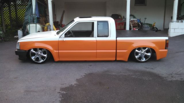 1987 Mazda B-Series Pickups Base Extended Cab Pickup 2-Door