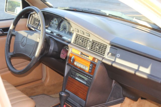 1987 Mercedes-Benz 190-Series - photo 9