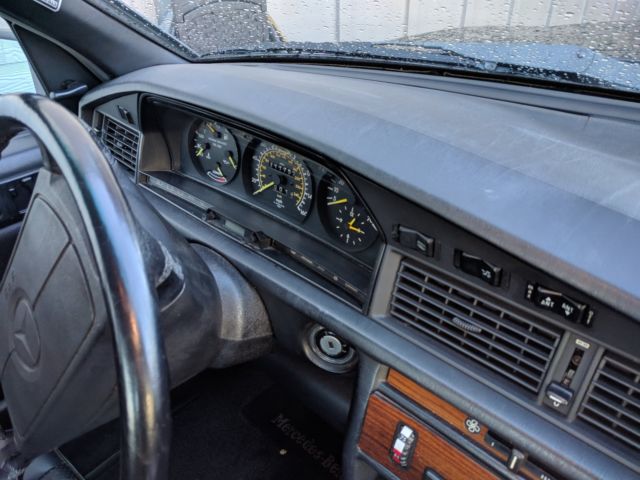 1987 Mercedes-Benz 190-Series - photo 11