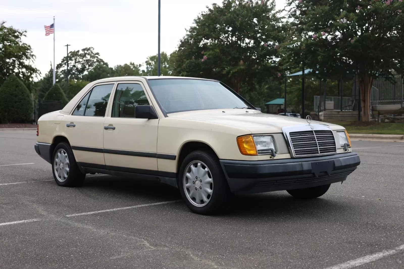 1987 Mercedes-Benz 300-Series