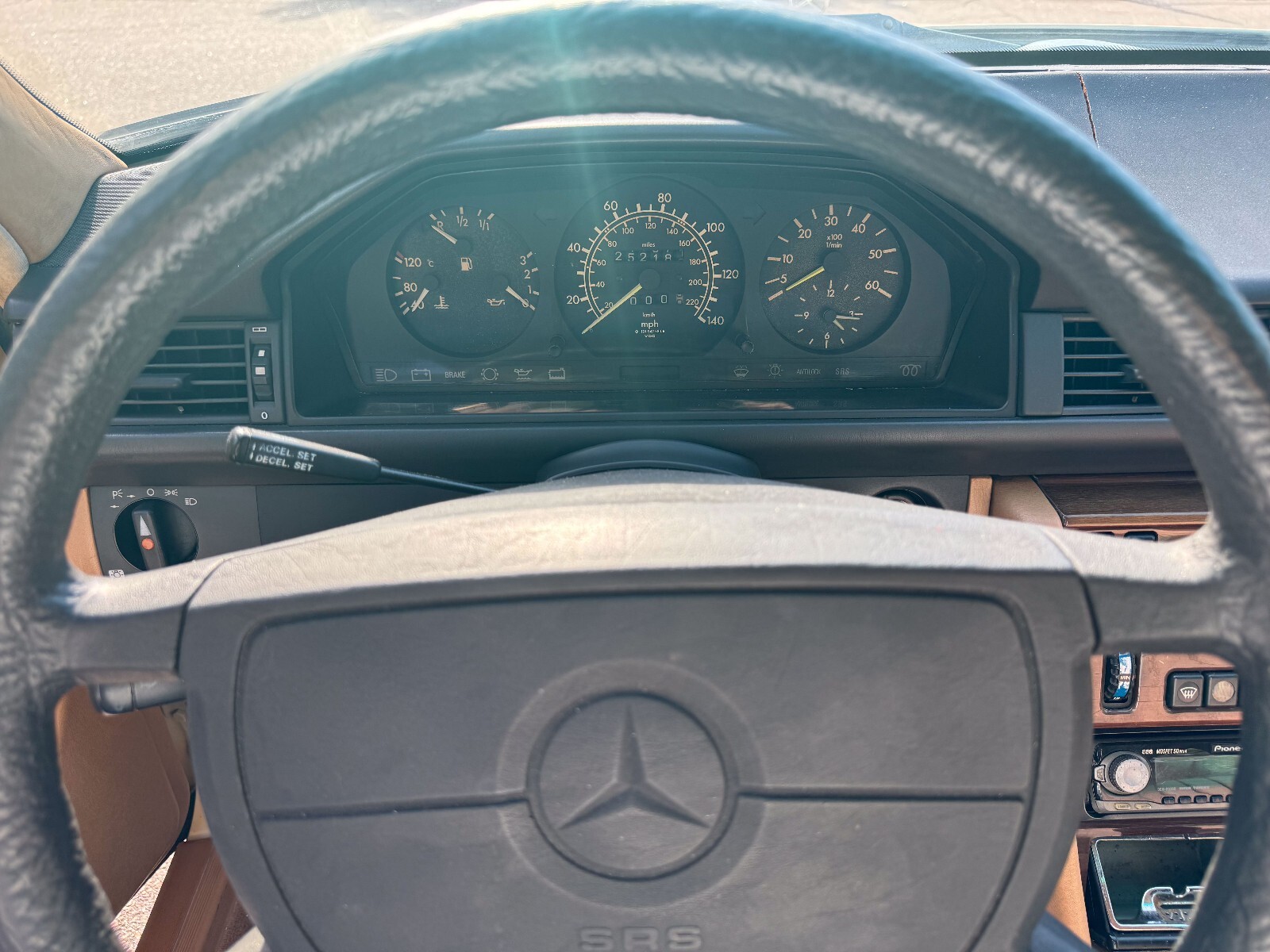 1987 Mercedes-Benz 300-Series - photo 11