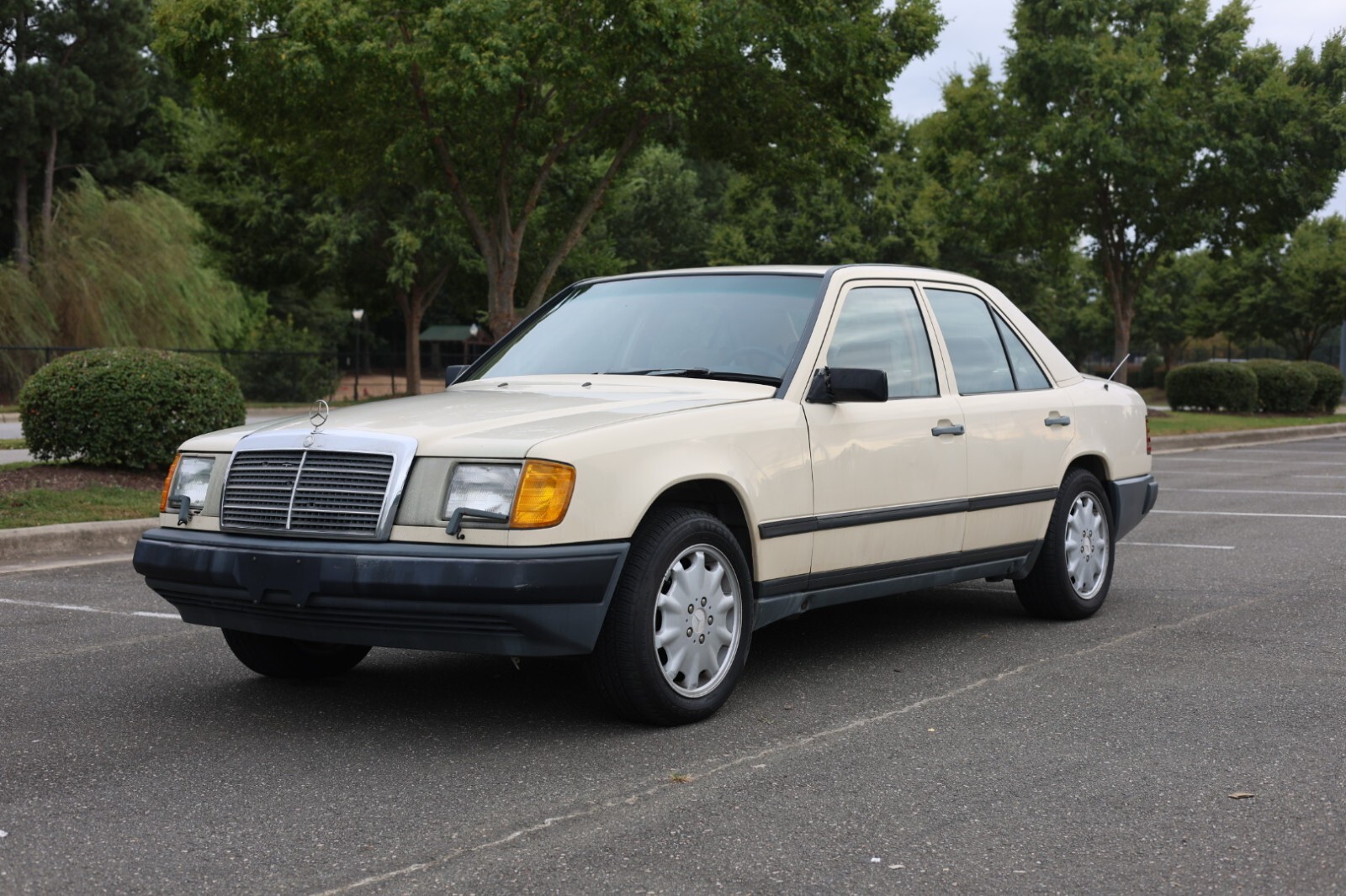 1987 Mercedes-Benz 300-Series - photo 2