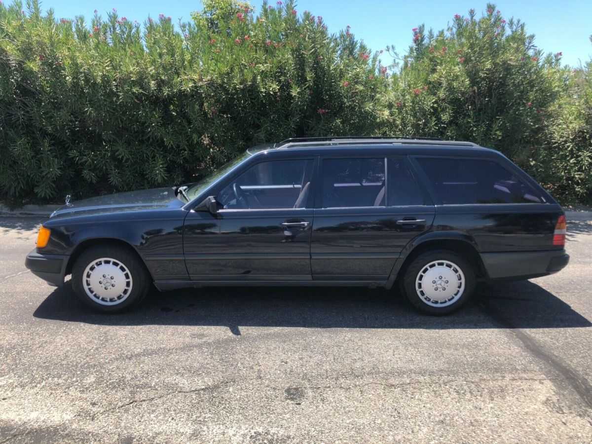 1987 Mercedes 300TDT 1987 Mercedes-Benz 300-Series TDT