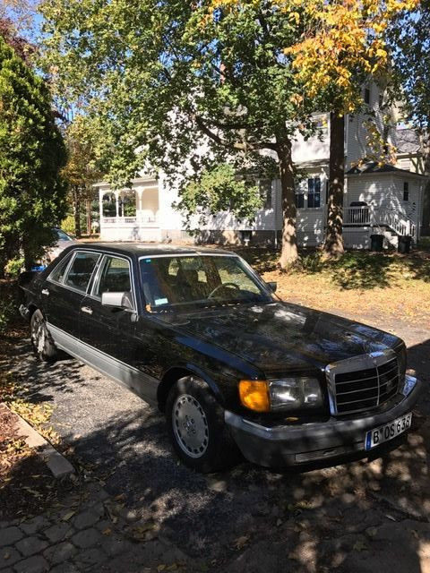 1987 Mercedes 420SEL W126 S-Class LWB 1987 Mercedes-Benz 400-Series