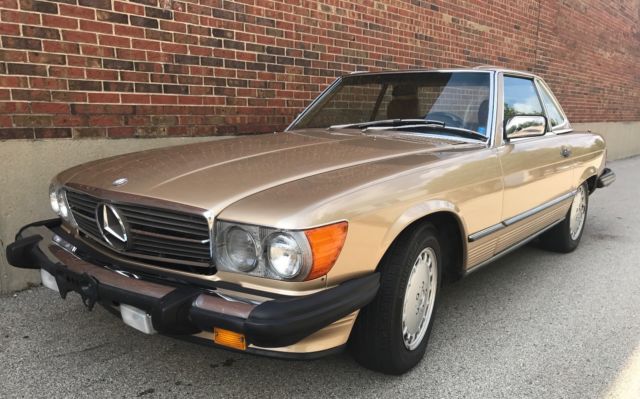 1987 Mercedes 560SL LIKE NEW 49.630 miles ONE OWNER 1987 Mercedes-Benz SL-Class 560SL Roadster