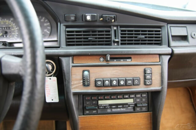 1987 Mercedes-Benz 190-Series 4 Dr Diesel - photo 13