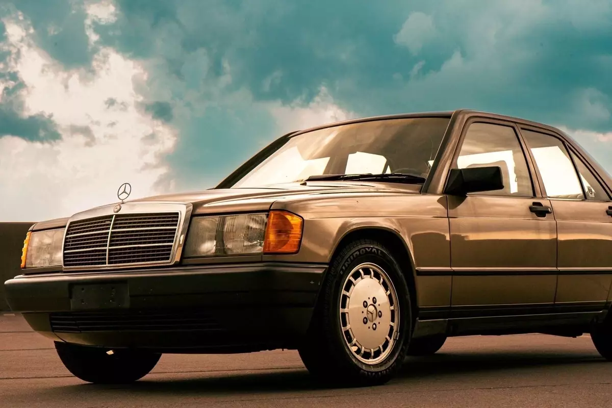 1987 Mercedes-Benz 190E Sedan Brown E 2.3 1987 Mercedes-Benz 190-Series E 2.3