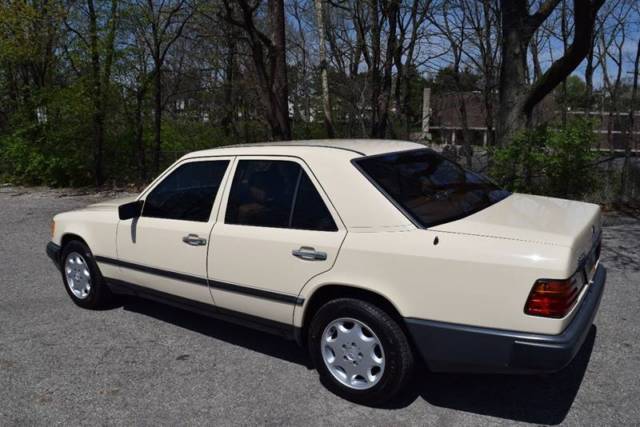 1987 Mercedes-Benz E-Class 300E 4dr Sedan Sedan 4-Door Automatic 4-Speed - photo 7