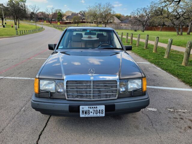 1987 Mercedes-Benz 300-Series DT - photo 7