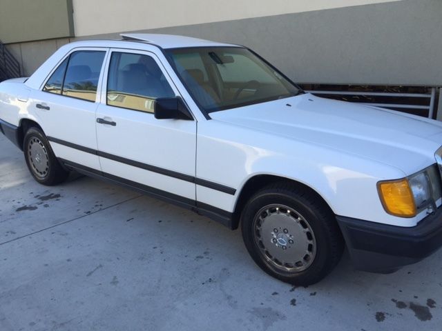 1987 Mercedes-Benz 300-Series