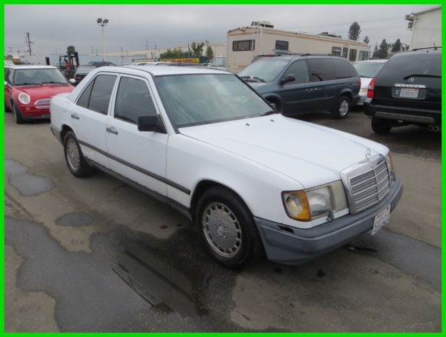 1987 Mercedes-Benz 300-Series 4 Dr