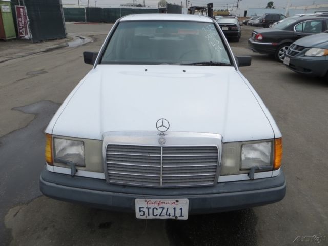 1987 Mercedes-Benz 300-Series 4 Dr - photo 2