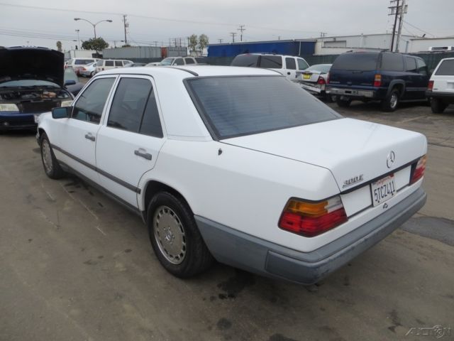 1987 Mercedes-Benz 300-Series 4 Dr - photo 4