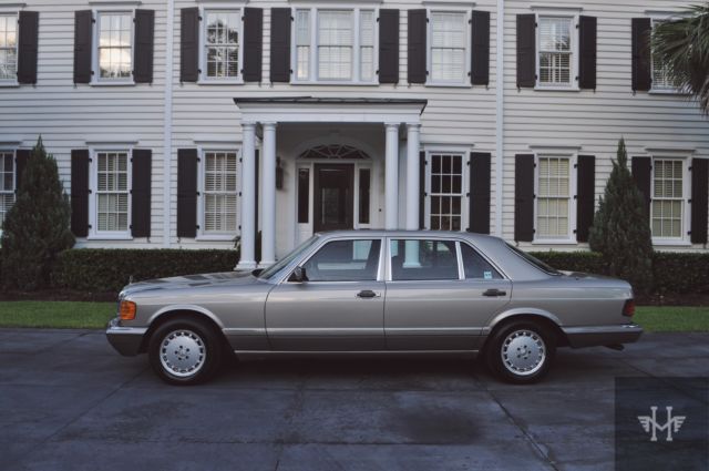 1987 Mercedes-Benz 300-Series