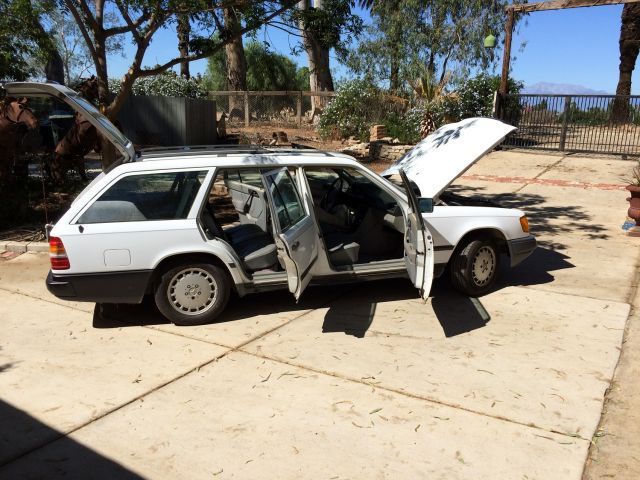 1987 Mercedes-Benz 300TD Base Wagon 4-Door 3.0L 1987 Mercedes-Benz 300-Series 300td Turbo