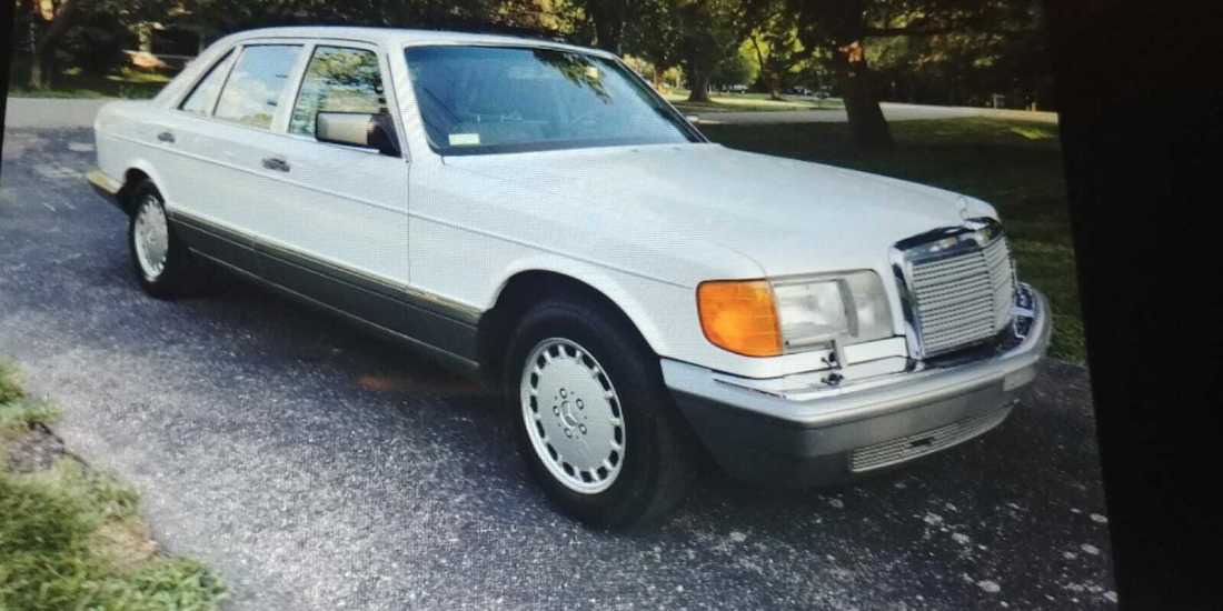 1987 Mercedes-Benz 400-Series 1987 Mercedes-Benz 400-Series
