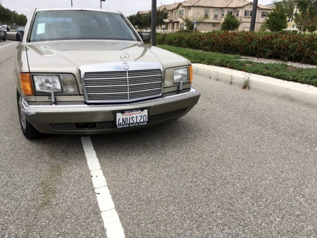 1987 Mercedes-Benz 400-Series Base Sedan 4-Door - photo 2