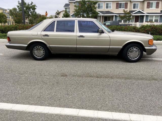1987 Mercedes-Benz 400-Series Base Sedan 4-Door - photo 4