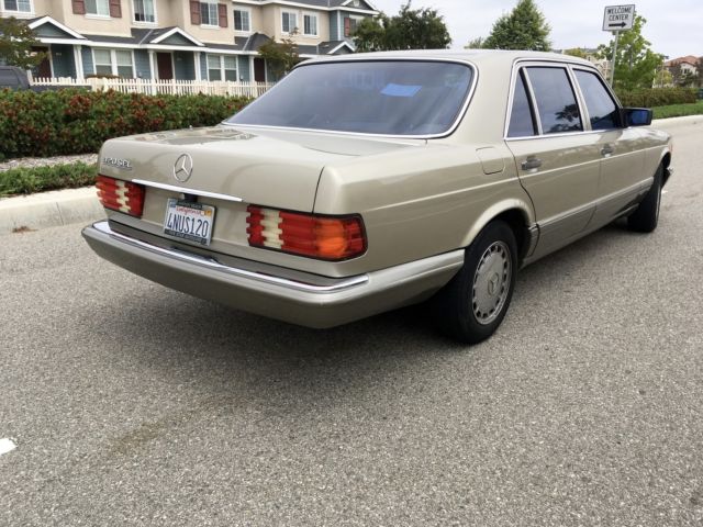 1987 Mercedes-Benz 400-Series Base Sedan 4-Door - photo 6