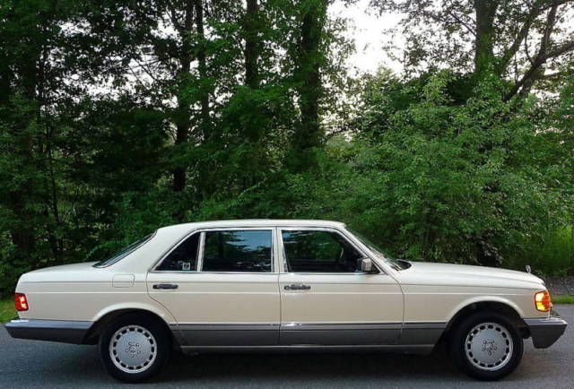 1987 Mercedes-Benz 420SEL Base Sedan 4-Door 4.2L 1987 Mercedes-Benz 400-Series