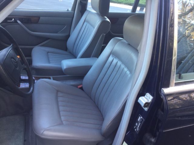 1987 Mercedes-Benz 400-Series Midnight Blue - photo 9