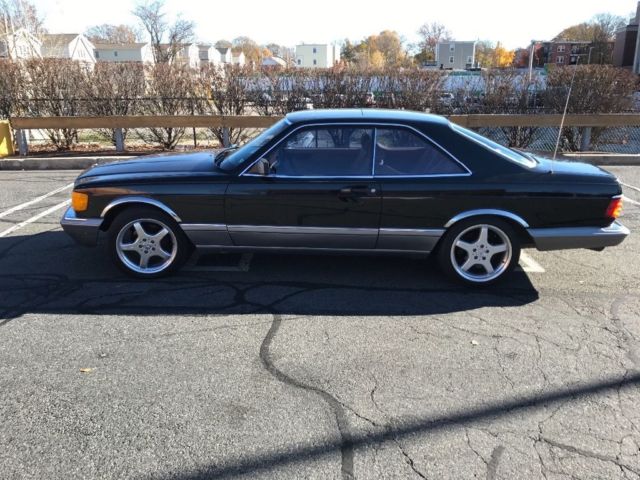1987 Mercedes-Benz 500-Series Black exterior gold interior 1987 Mercedes-Benz 500-Series Black exterior and gold interior