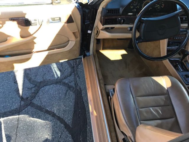 1987 Mercedes-Benz 500-Series Black exterior and gold interior - photo 8