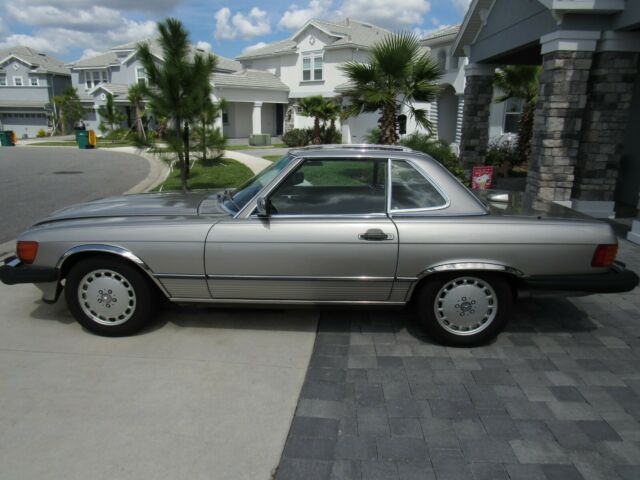 1987 Mercedes-Benz 500-Series 560 SL - photo 2