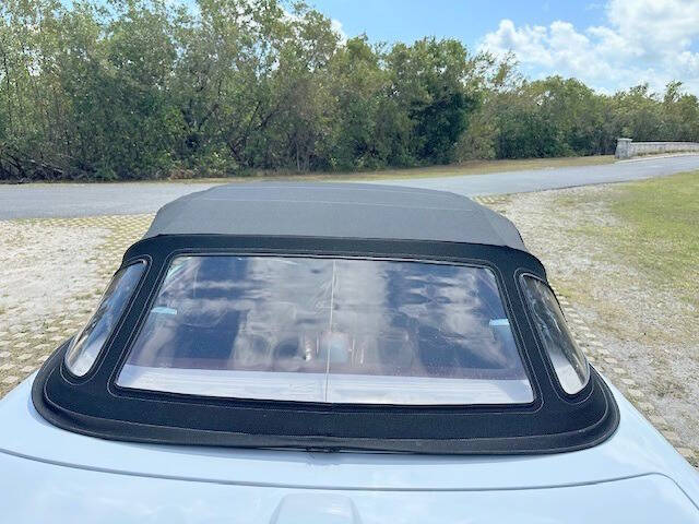 1987 Mercedes-Benz 500-Series 560 SL Mint condition Low miles No dealer fees - photo 11